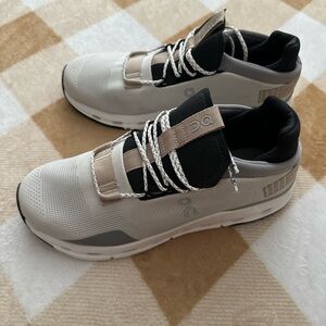 Women's On Running Running Shoes - Black and Gray